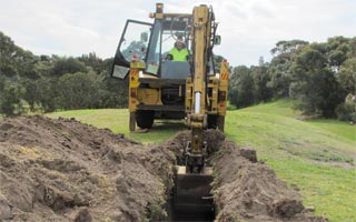 Train in Earthmoving with Accredited Earthmoving Training (AET)