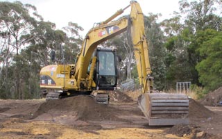 Train in Earthmoving with Accredited Earthmoving Training (AET)