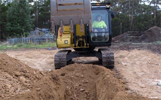 Train in Earthmoving with Accredited Earthmoving Training (AET)
